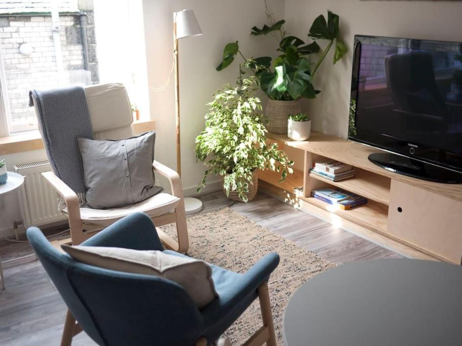 Contemporary City Studio Apartment 2 Minutes From Station Aberdeen Eksteriør billede